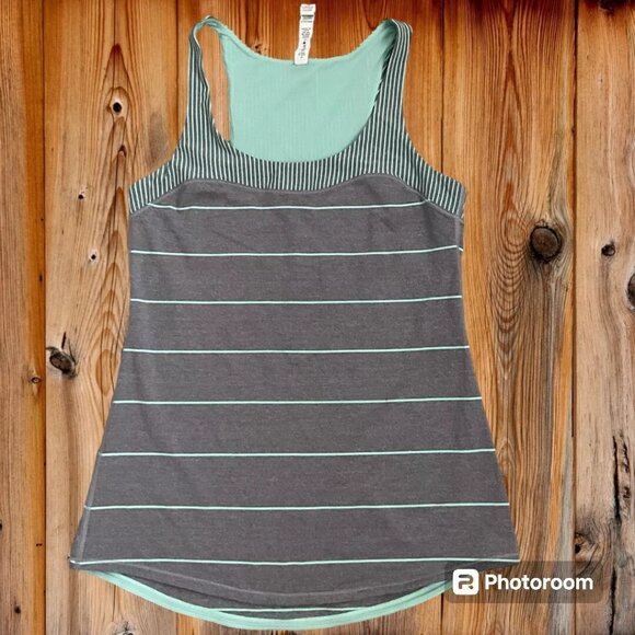 EUC! Lululemon Racerback Tank in Light Gray and Mint Green Size 8 - Picture 1 of 3